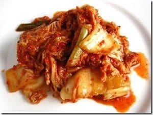 kimchi min 17 alimentos probióticos saudáveis ao intestino