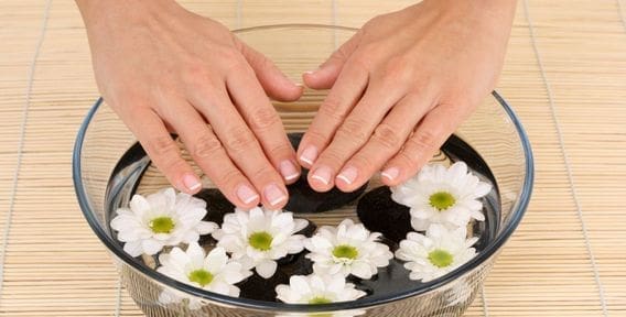 unhas cuidados mãos saúde beleza